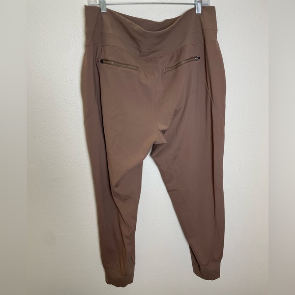 Athleta Venice Jogger Rustic Beige - Picture 4 of 7